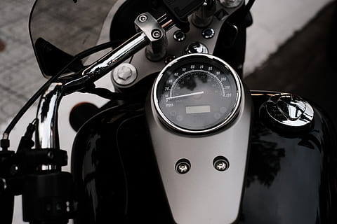 motorcykel hastighedsmåler, visning, armbåndsur, Målestok, maskine, omdrejningstæller, PKL, moto, honda, skygge fantom, motor, talte, transportmidler, køretøj, motorcykel, hjul, legeringshjul, bremse, elektronik, kamera, lys, transportform, speedometer, tæt på, land køretøj, nummer, ingen mennesker, fokus på forgrunden, styr, cykel, dag, metal, forlygte, køretøjsdel, udendørs, motor scooter, 5K, CC0, offentligt domæne, royaltyfrie