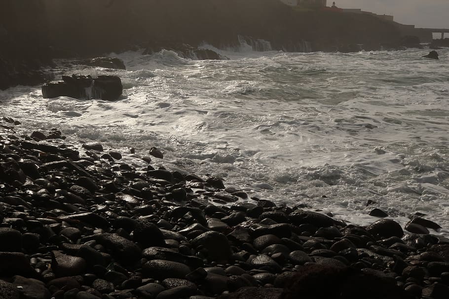 mar, ennuvolat, platja, aigua, rock, sòlid, moviment, esport, bellesa a la natura, naturalesa, rock - object, terra, onada, esport aquàtic, dia, cap gent, escenics - natura, pedra, aigua que flueix, a l'aire lliure, còdols, que flueix, poder a la natura, litoral rocós, 5K