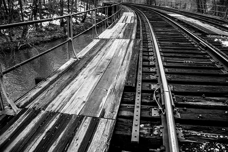 coatesville, pa, transport, transport per ferrocarril, pista, vies del ferrocarril, connexió, cap gent, vista d’angle alt, dia, direcció, pont, el camí a seguir, arquitectura, naturalesa, pont - estructura feta per l'home, estructura construïda, metall, arbre, a l'aire lliure, perspectiva decreixent, planta, llarg, 5K