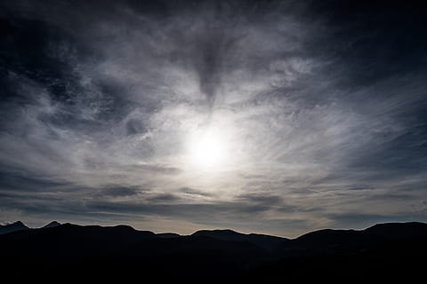 Görögország, Leontio, felhők, cloudscape, nap, sötétség, sötét, természet, Kilátás, nézőpont, fekete, árnyék, ég, tájkép, sziluett, hegy, felhő - ég, szépség a természetben, festmények - természet, hegység, nyugalom, nyugodt jelenet, környezet, napfény, drámai ég, nem ember, idillikus, napsugár, fenséges, szabadban, fényes, 5K, CC0, közkincs, jogdíjmentes