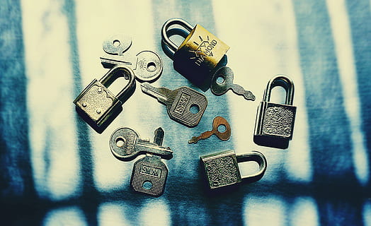 keys, key, lock, locks, padlock, shadow, old, vintage, secure, security, no people, close-up, metal, indoors, still life, table, safety, high angle view, communication, protection, focus on foreground, variation, group of objects, selective focus, day, social issues, 4K, CC0, public domain, royalty free