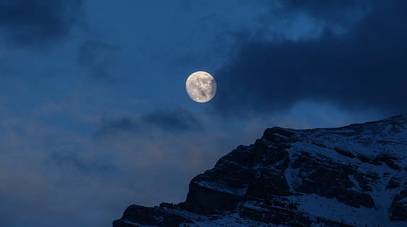 Nevado, montanha, cheio, lua, período noturno, nuvem, lua cheia, por do sol, luar, caminhar, lado de fora, amor, Magia, mágico, exterior, Canadá, crepúsculo, tarde, neve, cobertas de neve, noite, nascer da lua, inverno, superfície da lua, lua planetária, astronomia, céu, natureza, planeta - espaço, espaço, Sombrio, azul, nuvem - céu, estrela - espaço, ao ar livre, esfera, crescente, panorama, scenics, dia das Bruxas, assustador, cloudscape, ninguém, 4K, CC0, domínio público, royalty free