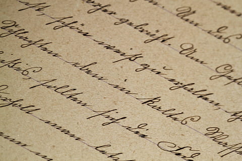 Hand, geschrieben, Seite, Anmerkungen, Papier-, Schreiben, Wissen, Textur, Nahansicht, keine Leute, Text, Hintergründe, Vollbild, drinnen, Kommunikation, Muster, Kalligraphie, Brief, texturiert, alt, Antiquität, Bildung, Handschrift, Retro-Stil, Makro, Mann gemacht, 1080P, CC0, gemeinfrei, lizenzfrei