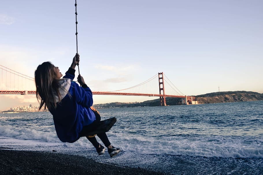 nikon, düşmek, kış, akşam karanlığı, Güneş ışığı, gün batımı, spor, peyzaj, Ulusal park, Kirby koy, golden gate köprüsü, köprü, Su, okyanus, plaj, salıncak, gökyüzü, gerçek insanlar, köprü - insan yapımı yapı, bağ, yapılı yapı, yaşam, boş zaman etkinliği, taşımacılık, bir kişi, asma köprü, KADIN, doğa, tam uzunluk, açık hava, gün, mimari, açık havada, Defne, saç modeli, 2K