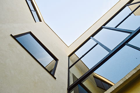 building, architecture, window, skylight, roof, arch, vault ceiling, arched, pyramid, town square, city, urban, town, plaza, downtown, triangle, wood, plywood, zebra crossing, road, sky, built structure, low angle view, no people, clear sky, day, nature, building exterior, outdoors, pattern, glass - material, design, geometric shape, shape, metal, sunlight, directly below, 5K, CC0, public domain, royalty free
