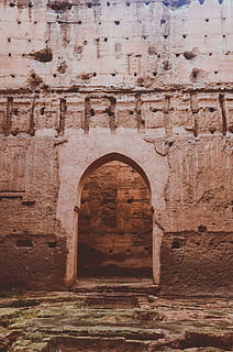 grauer Betonbogen, Gebäude, Krypta, die Architektur, Ruinen, Tor, Schloss, Archäologie, gewölbt, Bogen, Boden, Fort, Verlies, Bunker, Getränk, Alkohol, Wand, Zimmer, die Vergangenheit, Geschichte, gebaute Struktur, alt, uralt, Tag, Reiseziele, keine Leute, Wandbau - Funktion, Gebäudehülle, Tourismus, alte Ruine, Reise, verwittert, beschädigt, alte Zivilisation, draußen, ruiniert, Steinwand, Verschlechterung, alte Geschichte, 4K, CC0, gemeinfrei, lizenzfrei
