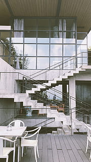 tom, udendørs, spisestue, arkitektur, bygget struktur, sæde, stol, ingen mennesker, fravær, dag, indendørs, vindue, rækværk, bord, glas - materiale, bygning, trappe, moderne, kontor, møbel, loft, 4K, CC0, offentligt domæne, royaltyfrie