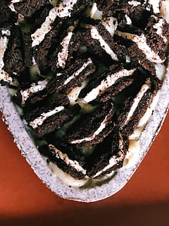 velikonoční, pascoa, velikonoční vajíčko, velikonoční vajíčka, ovo de páscoa, ovos de páscoa, oreo, oreo plněné velikonoční vajíčko, čokoládové velikonoční vajíčko, ovo de colher, ovo de oreo, konfederace, cukrovinky, cookie, cookies, biscoito, biscoitos, bolacha, bolchas, época de páscoa, jídlo a pití, jídlo, svěžest, připraven jíst, stálý život, uvnitř, detail, nikdo, deska, blahobyt, požitek, sladké jídlo, Zdravé stravování, sladký, velikost porce, přímo nad, dezert, pokušení, vysoký úhel pohledu, stůl, servírovací mísa, nádobí, Svačina, vegan, 4K, CC0, veřejná doména, bez autorských práv