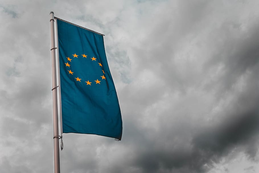 blågrøn flag, overskyet, himmel, flag, sky - himmel, patriotisme, lav vinkel visning, ingen mennesker, natur, miljø, vind, blå, form, stjerne form, udendørs, gul, pol, dag, symbol, vinke, 5K