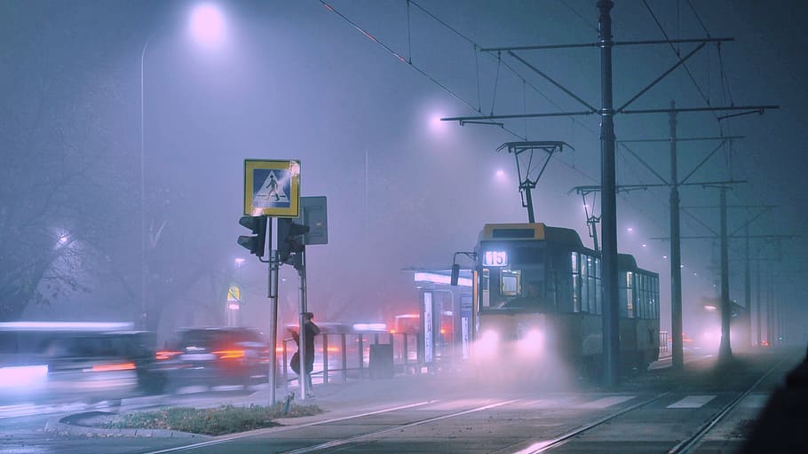 kereta listrik kuning, malam, cahaya, warszawa, warsaw, Polandia, urban, jalan, trem, kabut, angkutan, diterangi, moda transportasi, gerakan, kota, lampu jalan, tanda, kendaraan darat, alam, Kendaraan bermotor, peralatan penerangan, transportasi kereta api, gerakan kabur, langit, mobil, rel kereta, di luar rumah, jalur, tidak ada orang, 2K