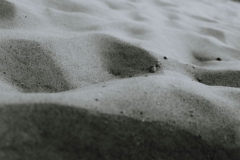 brauner Sand, draußen, Sand, Natur, Fußabdruck, Weiß, einfarbig, dunkel, minimalistisch, schwarz, Porträt, Boden, Düne, Wachssiegel, Schlamm, Schaum, Marker, Objektivkappe, Hacke, Eis, Strand, Land, selektiver Fokus, Surfen, Meer, Tag, Wassersport, Nahansicht, Sport, Wasser, High Angle View, Vollbild, Hintergründe, Muster, 5K, CC0, gemeinfrei, lizenzfrei