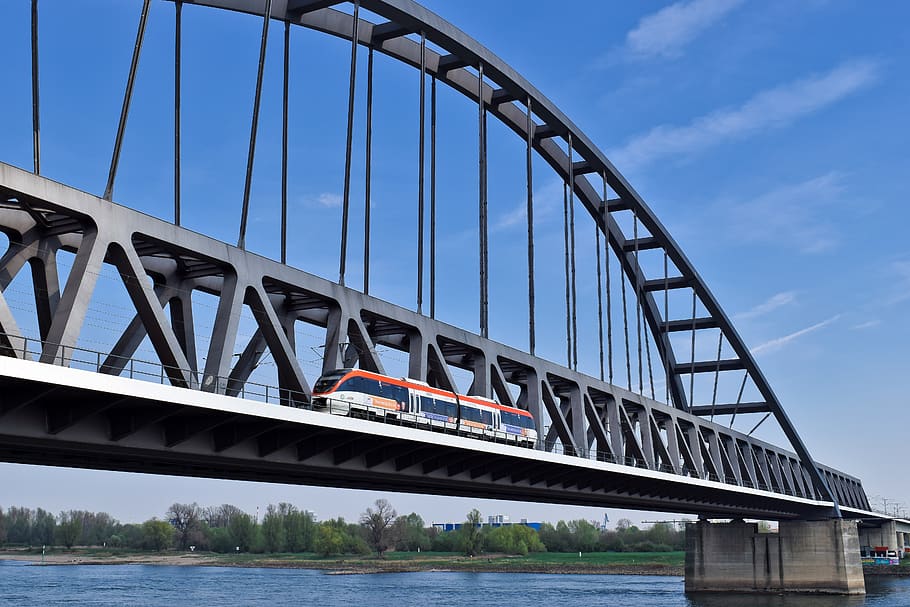 pont, pont llevadís, riu, arquitectura, aigua, Rin, pont d’arco d’acer, transport per ferrocarril, estructura de bigues, acer, metall, tren, transport, s bahn, gleise, düsseldorf, construcció, referència, pont - estructura feta per l'home, estructura construïda, cel, enginyeria, naturalesa, connexió, vista d’angle baix, destinacions de viatge, dia, núvol - cel, viatjar, ciutat, a l'aire lliure, viga, 5K