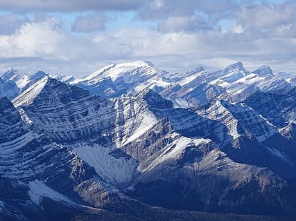braun, Bergalpen, wolkig, Himmel, kalt, Landschaft, Gipfel, Berge, Natur, Rocky Mountains, szenisch, Schnee, Berg, Szenen - Natur, wolke - himmel, kalte Temperatur, Schönheit in der Natur, Gebirge, Winter, Umgebung, ruhige Szene, schneebedeckter Berg, keine Leute, Ruhe, Tag, Nicht-städtische Szene, physische Geographie, draußen, Formation, 5K, CC0, gemeinfrei, lizenzfrei