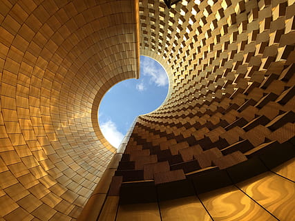 fuggire dalla realtà, costruzione, cielo, architettura, d'oro, modello, alzando lo sguardo, design moderno, all'aperto, nube, blu, Francia, cielo blu, oro, architetto, vulcanium, moderno, struttura costruita, astratto, futuristico, forma geometrica, design, scena urbana, nessuno, esterno dell'edificio, sfondi, pavimentazione, edificio per uffici, città, caratteristica della parete, in casa, attività commerciale, forma, luce - fenomeno naturale, riflessione, industria di costruzioni, grattacielo, 2K, CC0, dominio pubblico, privo di copyright