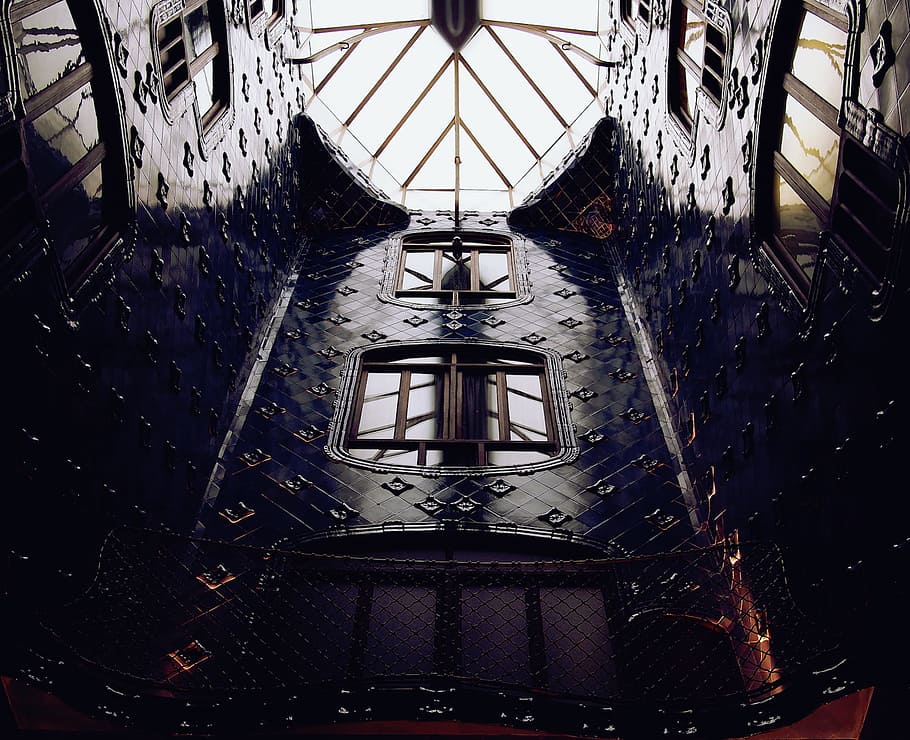 interior, casa, disseny, finestres, ferro, vidre, arquitectura, estructura construïda, a l'interior, vista d’angle baix, cap gent, patró, sostre, metall, edifici, equips d’il·luminació, dia, il·luminat, característica arquitectònica, modern, transport, escala, simetria, arquitectura i art, directament a sota, 720P