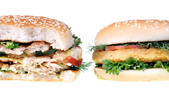 Manzo, pane, calorie, delizioso, veloce, Fast food, cibo, fresco, grigliato, Hamburger, pranzo, pasto, carne, Sandwich, singolo, affettato, fette, spuntino, malsano, grande, bianca, Grasso, ciambella, sfondo, avvicinamento, isolato, lattuga, dieta, tiro, studio, insalata, sesamo, macro, oggetto, pomodoro, gustoso, seme, formaggio, colorato, cucina, classico, hamburger al formaggio, nutrizione, mangiare, americano, Cheddar, cibo e bevande, mangiare malsano, pronto a mangiare, freschezza, verdura, nessuno, prendi cibo, in casa, natura morta, ristorante fast food, cena, 720P, CC0, dominio pubblico, privo di copyright