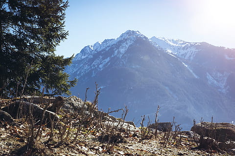 Landschaft, Natur, Ausblick, Aussicht, Berg, Gipfel, Frühling, vorarlberg, Österreich, Himmel, Baum, Schönheit in der Natur, Pflanze, Ruhe, Szenen - Natur, ruhige Szene, klarer Himmel, Nicht-städtische Szene, Tag, Umgebung, keine Leute, Winter, Schnee, kalte Temperatur, Sonnenlicht, Land, Gebirge, draußen, schneebedeckter Berg, 2K, CC0, gemeinfrei, lizenzfrei