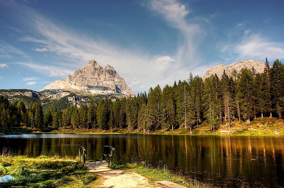 misurina, dolomites, paisatge, muntanya, Itàlia, alpí, Tirol del sud, muntanyes, llac de muntanya, naturalesa, lavaredo, estiu, bosc, Meravelles naturals, caminada, cel, salmorra, rock, belluno, bergsee, escenics - natura, aigua, bellesa a la natura, arbre, llac, Serra, reflexió, planta, escena tranquil·la, tranquil·litat, medi ambient, terra, destinacions de viatge, idíl·lic, cap gent, pi, bosc de pi, a l'aire lliure, formació, arbre de coníferes, cim de muntanya, 2K