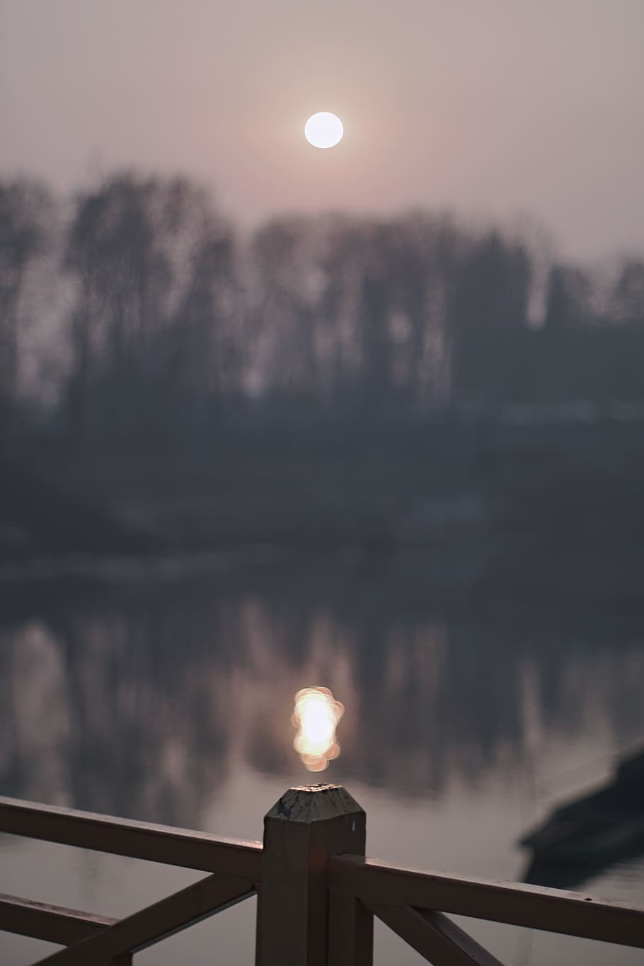 llum, flamarada, srinagar, pont zero, naturalesa, aigua, a l'aire lliure, Caixmir, bokeh, mínim, bellesa, tarda, vespre, sol, or, fons de pantalla, goldenhour, reflexió, takumar, artístic, cel, bellesa a la natura, escenics - natura, lluna, posta de sol, llac, tranquil·litat, escena tranquil·la, cap gent, lluna plena, barana, cercle, arquitectura, silueta, Lluna planetària, llum de la lluna, 5K