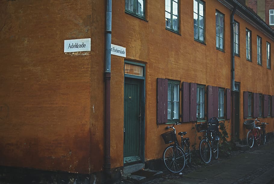 nyboder, Danemarca, København, perete, bicicletă, Copenhaga, casă, oraș, urban, arhitectură, transport, vehiculul terestru, construită, exteriorul clădirii, mijloc de transport, fereastră, clădire, nici o persoana, staționar, parcare, zi, stradă, zonă rezidențială, în aer liber, Intrare, înclinare, 2K