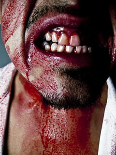 , une personne, fermer, partie du corps humain, barbe, Vrais gens, du sang, rouge, partie du corps, section médiane, vue de face, adulte, Hommes, blessure physique, bouche humaine, poils du visage, lèvres humaines, visage humain, portrait, à l'intérieur, dents humaines, bouche ouverte, agression, 2K, CC0, domaine public, libre de droits