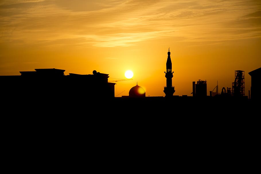 apus de soare, moschee, negru, portocale, reglarea soarelui, arhitectură, construită, cer, siluetă, exteriorul clădirii, culoare portocalie, clădire, turn, natură, nici o persoana, nor - cer, oraș, spațiu copie, soare, destinații de călătorie, în aer liber, călătorie, zonă rezidențială, înalt - înalt, zgârie-nori, turlă, 4K