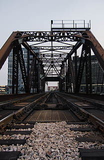 Milwaukee, Baum, Bäume, Stadt, Dorf, Stadt, große Stadt, Zug, Schienen, Eisenbahn, industriell, Industriestadt, Stadt leben, städtisch, Foto, Aufspritzen, herunterladen, eingeben, Winter, Weihnachten, Spur, Schienenverkehr, Bahngleis, die Architektur, gebaute Struktur, Transport, Brücke, der Weg nach vorn, Verbindung, Brücke - künstliche Struktur, Metall, Richtung, Eisenbahnbrücke, Himmel, Natur, Tag, abnehmende Perspektive, keine Leute, klarer Himmel, Transportmittel, draußen, Eisen - Metall, lange, 4K, CC0, gemeinfrei, lizenzfrei