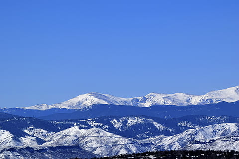montagna, exappiah, la neve, temperatura fredda, inverno, montagna innevata, catena montuosa, scenics - natura, blu, bellezza nella natura, cielo, ambiente, cielo sereno, natura, nessuno, paesaggio, copia spazio, destinazioni di viaggio, la tranquillità, scena tranquilla, all'aperto, 5K, CC0, dominio pubblico, privo di copyright