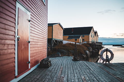 rund, hvid, pool ring, mursten, ny by, Canada, nye-wes-dalen, antik bil, køretøj, bil, transportmidler, model t, automobil, bygning, by-, kvarter, villa, boliger, hus, by, landdistrikterne, udendørs, arkitektur, bygning udvendig, bygget struktur, himmel, træ - materiale, natur, dag, transportform, ingen mennesker, vand, sti, land køretøj, hjul, skyfri himmel, fravær, brosten, 5K, CC0, offentligt domæne, royaltyfrie