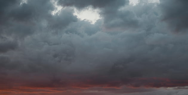 nubes, nube, puesta de sol, amanecer, naranja, cielo, nube - cielo, belleza en la naturaleza, cielo dramático, tormenta, paisajes - naturaleza, paisaje de nubes, nube de tormenta, nadie, vista de ángulo bajo, naturaleza, nublado, tranquilidad, cielo caprichoso, gris, ambiente, ominoso, al aire libre, meteorología, oscuro, poder en la naturaleza, 4K, CC0, dominio público, libre de derechos