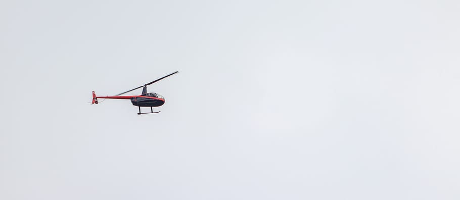 flyvende røde helikopter, flyvende, fly, chile, puerto montt, biplan, transportmidler, helikopter, copter, heli, chopper, minimal, hover, flyve, himmel, rotere, rotation, rød, enkelt, en, kopiere plads, ingen mennesker, enkelt objekt, dag, natur, lav vinkel visning, transportform, sikkerhed, udendørs, beskyttelse, enkelhed, studio skud, luftfartøj, omsorg, 5K