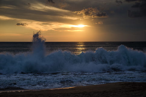 fotografia de lapse de temps, onades, bali, platja, núvols, ennuvolat, indonèsia, jimbaran, oceà, mar, sol, posta de sol, aigua, cel, bellesa a la natura, moviment, escenics - natura, horitzó sobre l’aigua, núvol - cel, horitzó, onada, naturalesa, poder a la natura, terra, poder, cap gent, color taronja, escena tranquil·la, a l'aire lliure, trencament, 4K, CC0, domini públic, lliure de regalies