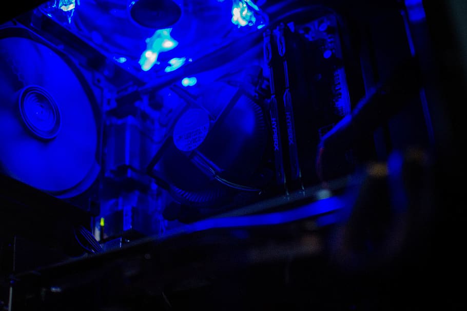 počítač, intel, ks, tech, modrý, technologie, osvětlovací zařízení, zařízení, průmysl, detail, nikdo, uvnitř, stroje, noc, svítí, umělecká kultura a zábava, strojní část, hudba, temný, kov, zážitek, světlo - přírodní jev, přeprava, film, noční život, 4K