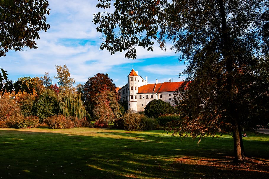 telč, castell, czechia, estiu, unesco, cel, pintoresca, arbres, arbre, planta, arquitectura, estructura construïda, exterior de l'edifici, naturalesa, herba, creixement, edifici, color verd, dia, cap gent, núvol - cel, terra, religió, lloc de culte, creença, espiritualitat, canvi, 4K
