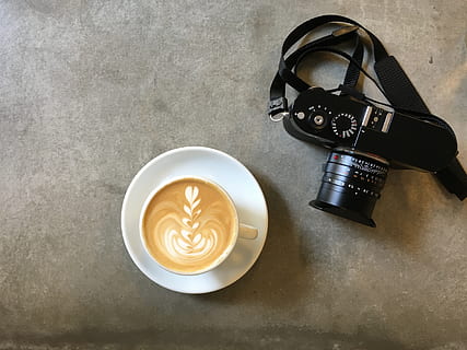 linser, & Amp;, lattes foto, kaffe, flatlay, kamera, kop, kaffekop, krus, kaffe - drikke, mad og drikke, drikke, forfriskning, cappuccino, varm drikke, skummende drikke, stilleben, bord, indendørs, skum kunst, latte, ingen mennesker, porcelæn, kreativitet, direkte over, 4K, CC0, offentligt domæne, royaltyfrie