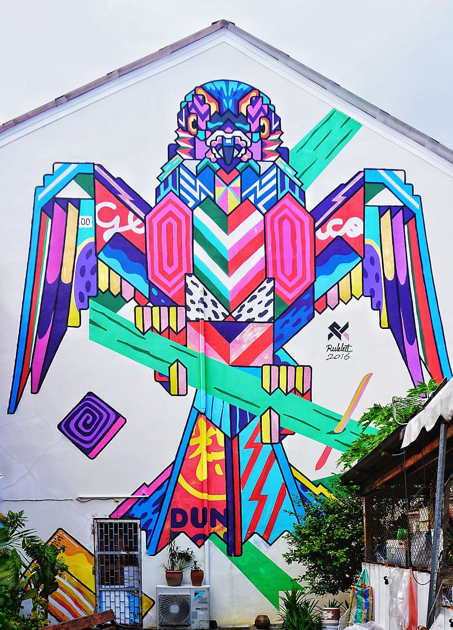 graffiti, arte, Phuket, arte di strada, parete, arte muraria, multicolore, architettura, struttura costruita, esterno dell'edificio, comunicazione, Inquadratura dal basso, testo, cielo, nessuno, giorno, sceneggiatura occidentale, cartello, costruzione, arte e artigianato, rappresentazione umana, città, natura, all'aperto, rappresentazione, cultura artistica e intrattenimento, 4K
