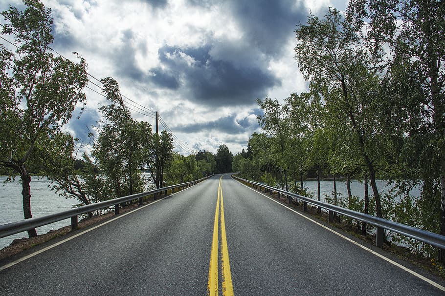Finlàndia, kustavi, cel, núvols, carretera, arxipèlag, arbres, viatge de carretera, perspectiva, mar, illa, estiu, transport, el camí a seguir, direcció, marcatge de carreteres, arbre, núvol - cel, símbol, planta, marcatge, perspectiva decreixent, naturalesa, doble línia groga, punt de fuga, signe, cap gent, connexió, dia, línia divisòria, a l'aire lliure, llarg, 5K