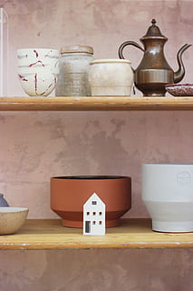 sortiertes Tee-Set, drinnen, Container, Zuhause, Küche, Wohnraum, Haushaltsküche, Wohngebäude, keine Leute, Stillleben, Regal, Krug, Holz - Material, Essen und Trinken, Anordnung, Lebensmittel, Haushaltsausstattung, Variation, Küchenutensilien, Wahl, Küchentisch, 4K, CC0, gemeinfrei, lizenzfrei