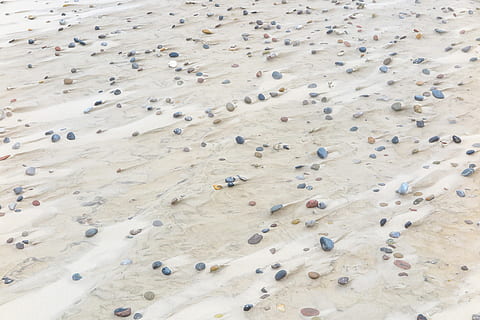nisip, vânt, plajă, Danemarca, urmă, tranzitoriu, pietre, mare, teren, cadru complet, vedere în unghi mare, nici o persoana, fundaluri, zi, natură, în aer liber, abundenţă, apă, frumusețe în natură, scenice - natura, grup mare de obiecte, model, liniște, solid, 4K, CC0, domeniu public, fără drepturi de autor