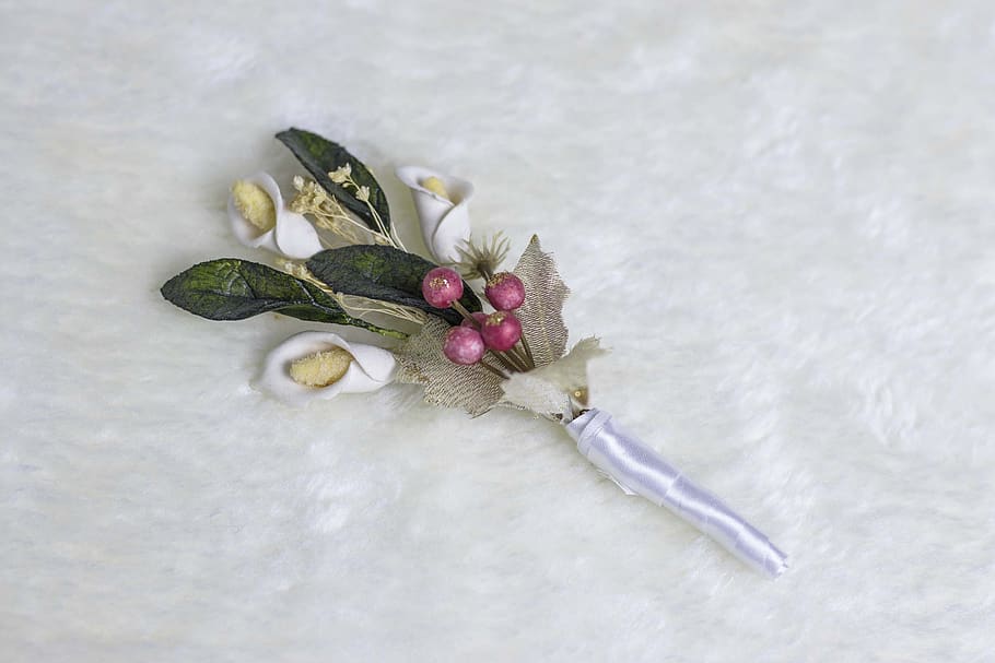 fiori, rametto, primavera, ramo, decorativo, struttura, mangiare sano, cibo e bevande, in casa, cibo, freschezza, nessuno, natura morta, benessere, parte vegetale, foglia, tavolo, natura, vista dall'alto, frutta, fiore, verdura, avvicinamento, colore verde, pianta fiorita, pianta, viola, le foglie, 2K