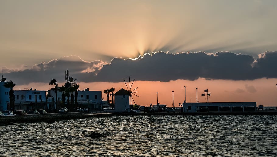 západ slunce, přístav, mraky, nebe, krajina, soumrak, větrný mlýn, paros, Řecko, Kyklady, architektura, voda, stavba, mrak - nebe, exteriér budovy, Příroda, moře, krása v přírodě, nikdo, nábřeží, silueta, budova, továrna, kouř - fyzikální struktura, scenics - příroda, komín, venku, znečištění, 5K