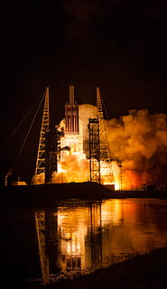 ottaen, rakettialus, raketti, tiede, ottaa pois, tila, NASA, heijastus, vety, liekki, antaa potkut, töyhtö, savu, ula, lampi, tutkiminen, teollinen, pyromaani, hypergolisia, yö-, torni, teräs, hämärä, kuuluisa paikka, joki, ala, tumma, arkkitehtuuri, rakennettu rakenne, kaupunkiympäristössä, auringonlasku, valaistu, vesi, metalli-, taivas, Rakennusteollisuus, kaupunki, liiketoiminta, ulkona, rakennuksen ulkoa, ei ihmisiä, 2K, CC0, public domain, rojaltivapaa
