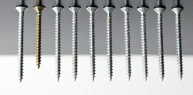 ferramenta, parafuso, fecho, fundo, aço, metal, tecnologia, fio, prateado colorido, ninguém, tiro do estúdio, prata - metal, fechar-se, em uma sequência, cinzento, dentro de casa, Liga, grande grupo de objetos, ferro - metal, fundo branco, ordem, brilhante, forma, ferramenta de trabalho, repetição, bandeja, ornamentado, 4K, CC0, domínio público, royalty free