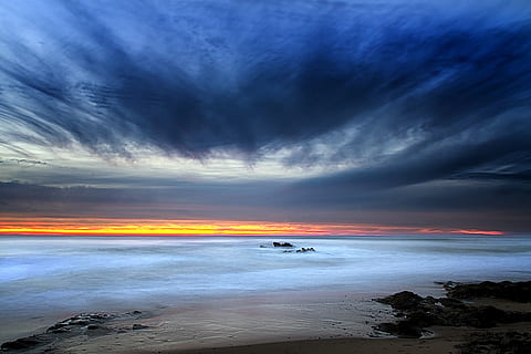 ocean, bølger, himmel, skyer, sol, solnedgang, longue udstilling, hav, sky - himmel, vand, scenics - natur, strand, skønhed i naturen, horisont over vand, horisont, jord, rolig scene, ro, natur, dramatisk himmel, ingen mennesker, orange farve, bevægelse, ikke-urbane scene, 4K, CC0, offentligt domæne, royaltyfrie