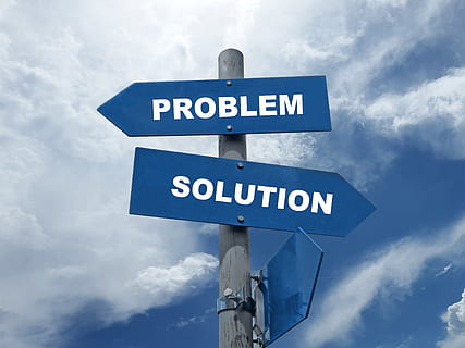 problemă, soluţie, decizie, gândi, alege, oportunitate, alegeri, cer, text, nor - cer, comunicare, semn, indicator, western script, simbol, drum, îndrumare, vedere unghiulară joasă, albastru, natură, nici o persoana, semn de direcție, informație, zi, semn de informație, direcţie, arrow simbol, în aer liber, 4K, CC0, domeniu public, fără drepturi de autor