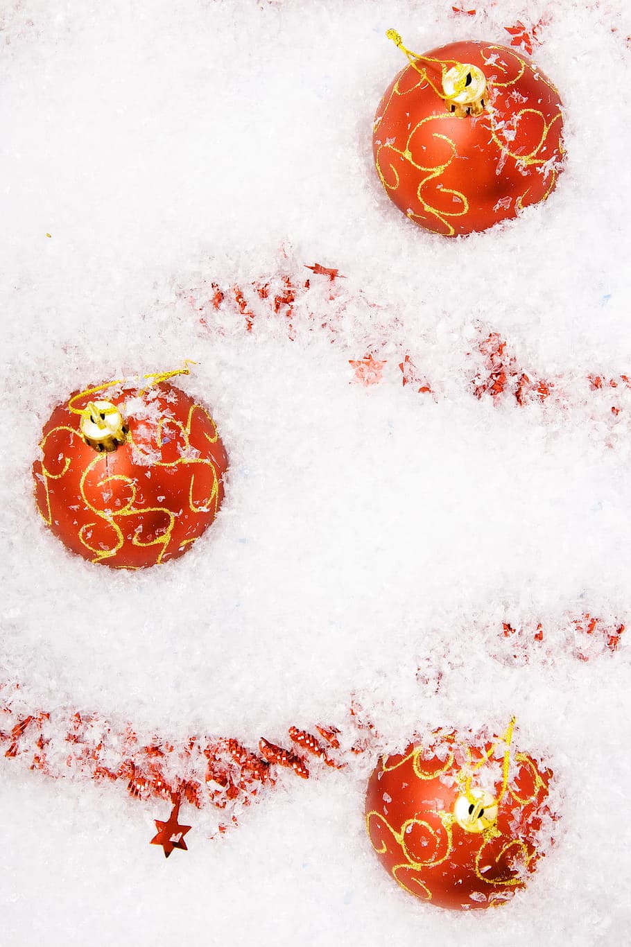 fons, pilota, bauble, pilotes, baubles, celebració, Nadal, , decoració, festa, alegre, ornament, esfera, vibrant, yule, menjar, menjar i beguda, fruita, cap gent, vermell, alimentació saludable, frescor, temperatura de fred, neu, hivern, tomàquet, benestar, Color blanc, a l'interior, directament a sobre, vegetals, menjar dolç, vista d’angle alt, 720P