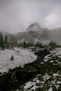 muntanya, nevat, terreny, cel, arbre, bosc, neu, boira, a l'aire lliure, naturalesa, paisatge, logan pass, rierol, cascada, fogg, neu caiguda, hivern, cànon, montana, Parc Nacional, escenics, cim de muntanya, Serra, bellesa a la natura, rock - object, núvol - cel, pi, Muntanyes rocoses, cap gent, viatjar, terrenys extrems, dolomites, escena tranquil·la, estiu, 5K, CC0, domini públic, lliure de regalies