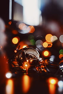 guirlandes lumineuses, éclairé, noir, surface, éclairage, lumière, éclater, phare, asphalte, macadam, LED, Feu, nouvel An, vsco, 2018, lueur, fond d'écran, Contexte, décoration de Noël, Noël, Sapin de Noël, bokeh, cristal, doigt, mise au point sélective, illuminé, reflet, nuit, personne, fermer, à l'intérieur, Nourriture et boisson, défocalisé, matériel d'éclairage, la fenêtre, verre - matériel, boisson, transparent, rafraîchissement, lumières de Noël, table, verre, décoration, embrasé, 5K, CC0, domaine public, libre de droits