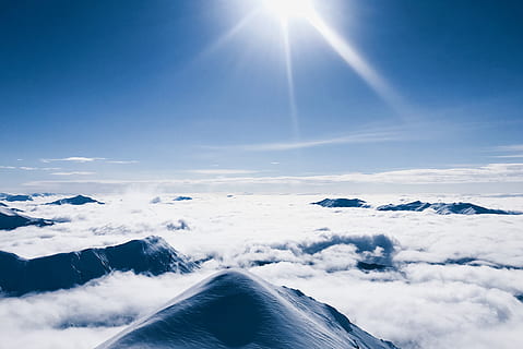 núvols nimbus, naturalesa, a l'aire lliure, muntanya, cel, Geòrgia, neu, paisatge, cel blau, kudebi lift, gel, Serra, surf de neu, terra, sol, núvols, gudauri, fons de pantalla, blau, núvol, núvol - cel, escenics - natura, llum solar, bellesa a la natura, tranquil·litat, escena tranquil·la, raig de sol, flare de la lent, idíl·lic, dia, cap gent, cloudscape, medi ambient, hivern, brillant, muntanya nevada, lluminós, 4K, CC0, domini públic, lliure de regalies