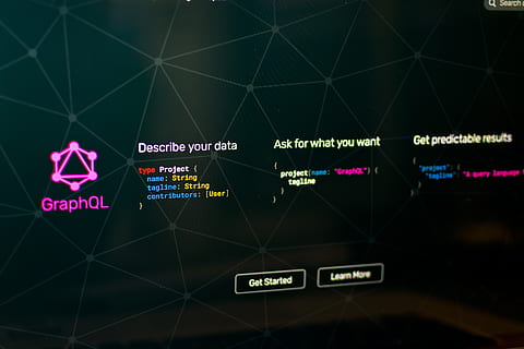 Allemagne, Berlin, code, la programmation, api, du repos, écran, graphql, l'extrémité avant, javascript, graphql.org, time2hack, site Internet, backend, foncé, la communication, texte, écriture occidentale, personne, signe, information, La technologie, à l'intérieur, orientation, Voyage, aéroport, panneau directionnel, modèle, lettre capitale, direction, illuminé, transport, périple, symbole de la flèche, multi couleur, 5K, CC0, domaine public, libre de droits